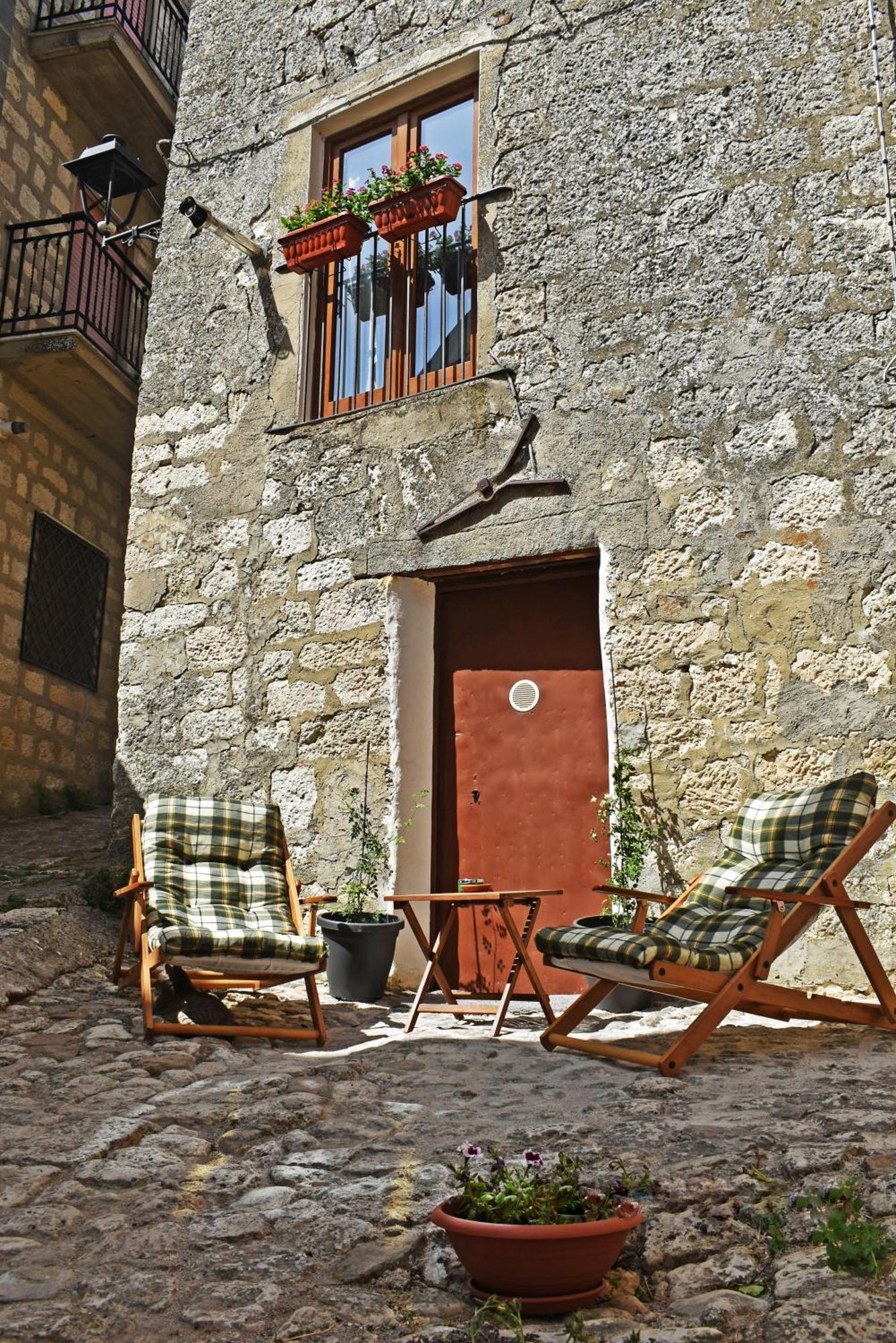 Casa Vacanze La Dimora Di Santa Barbara Петралия-Сопрана Экстерьер фото